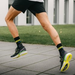 True Motion Nevos 3 Men's Running Shoes Black / Yellow